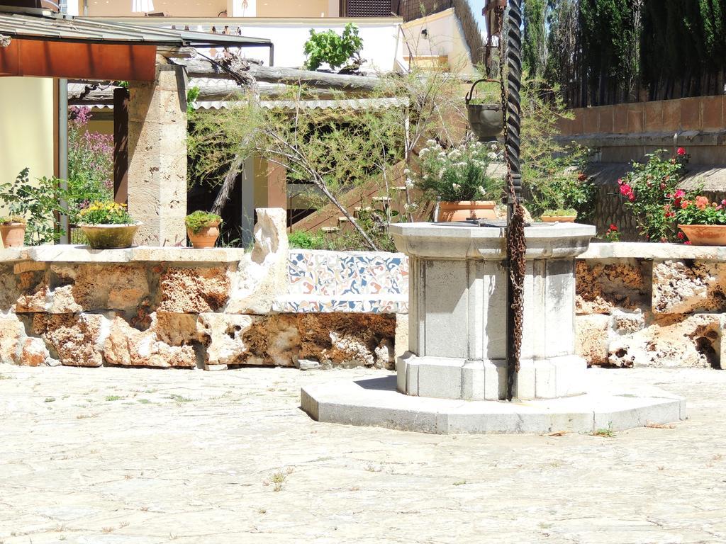 Loftotel Canet Esporles Luaran gambar