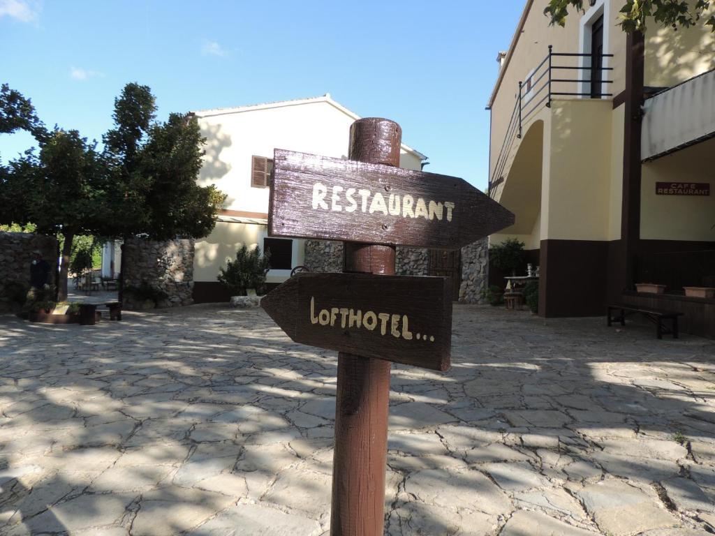 Loftotel Canet Esporles Luaran gambar